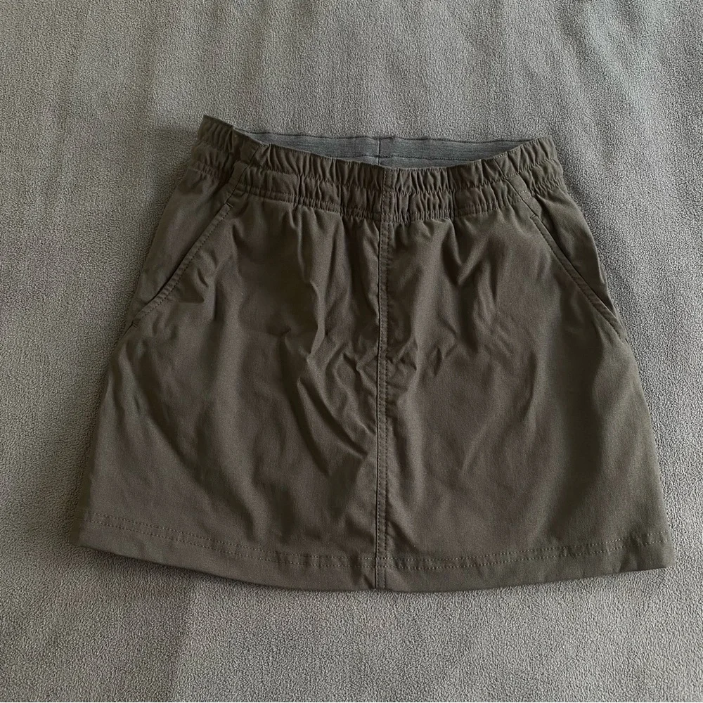 Prana Alana Skort Dark Iron Gray Athletic Skirt Summer Travel Athleisure XS